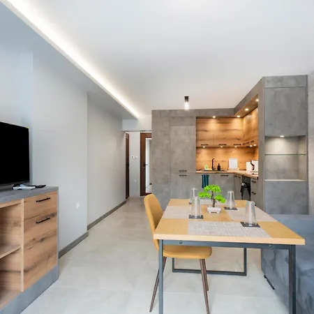 Urban Five #1 - Stylish One-bedroom With Kitchen & Parking Veliko Tŭrnovo
