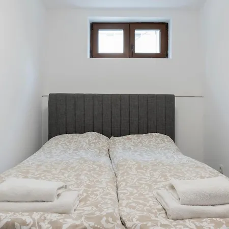 Apartamento Urban Five #1 - Stylish One-bedroom With Kitchen & Parking Veliko Tárnovo