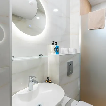 Apartamento Urban Five #1 - Stylish One-bedroom With Kitchen & Parking Veliko Tárnovo